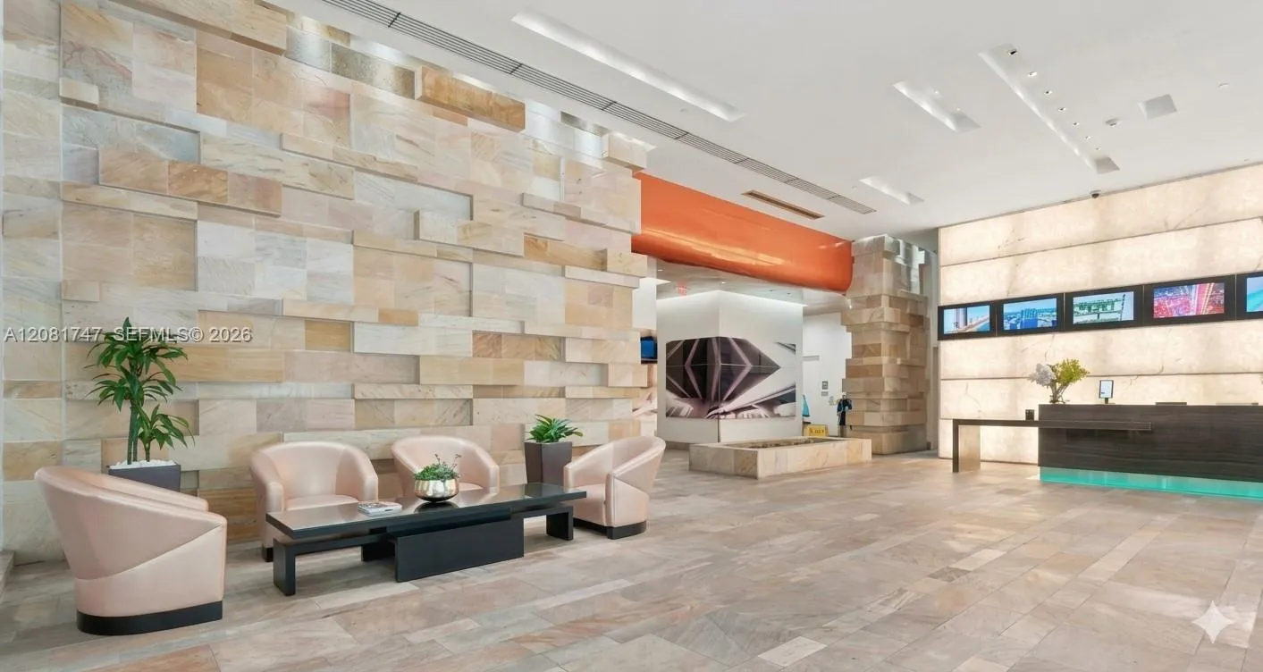 Foto de propiedad en 500 Brickell Avenue 2504, Miami, FL 33131 Miami con MLS# 