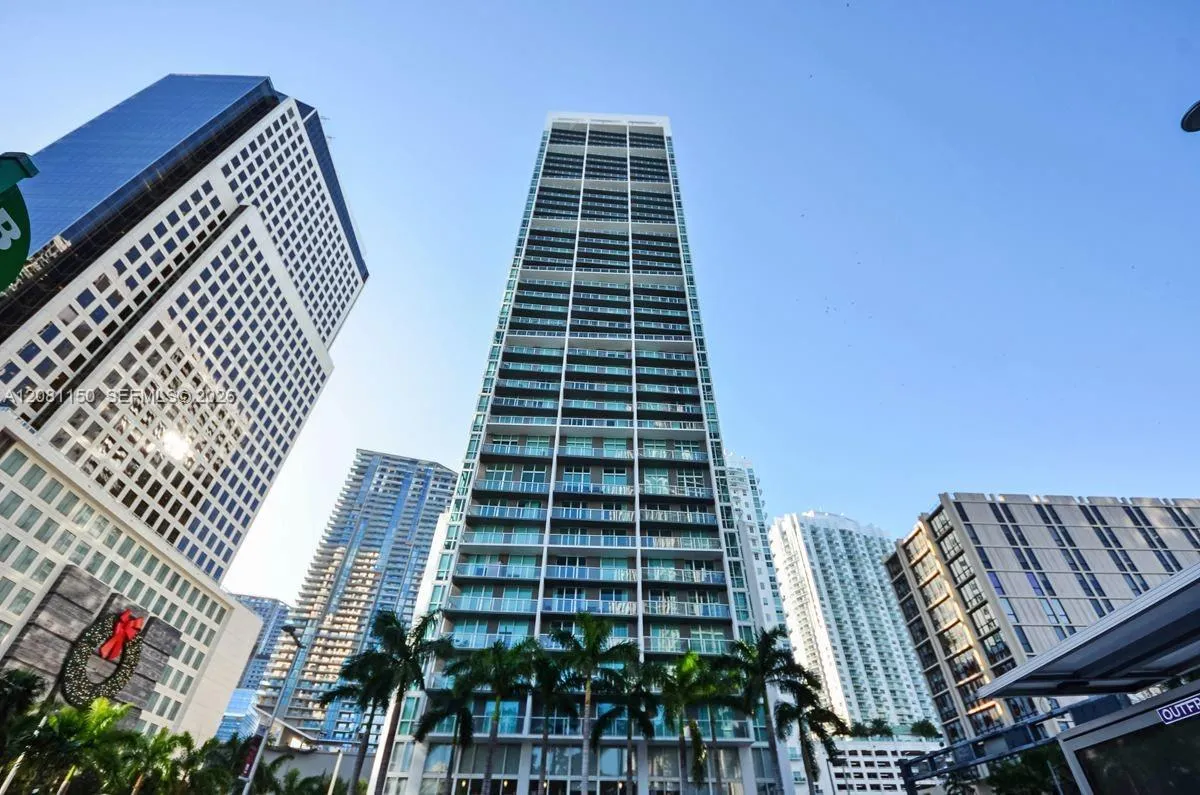 Foto de propiedad en 500 Brickell Avenue 3000, Miami, FL 33131 Miami con MLS# 