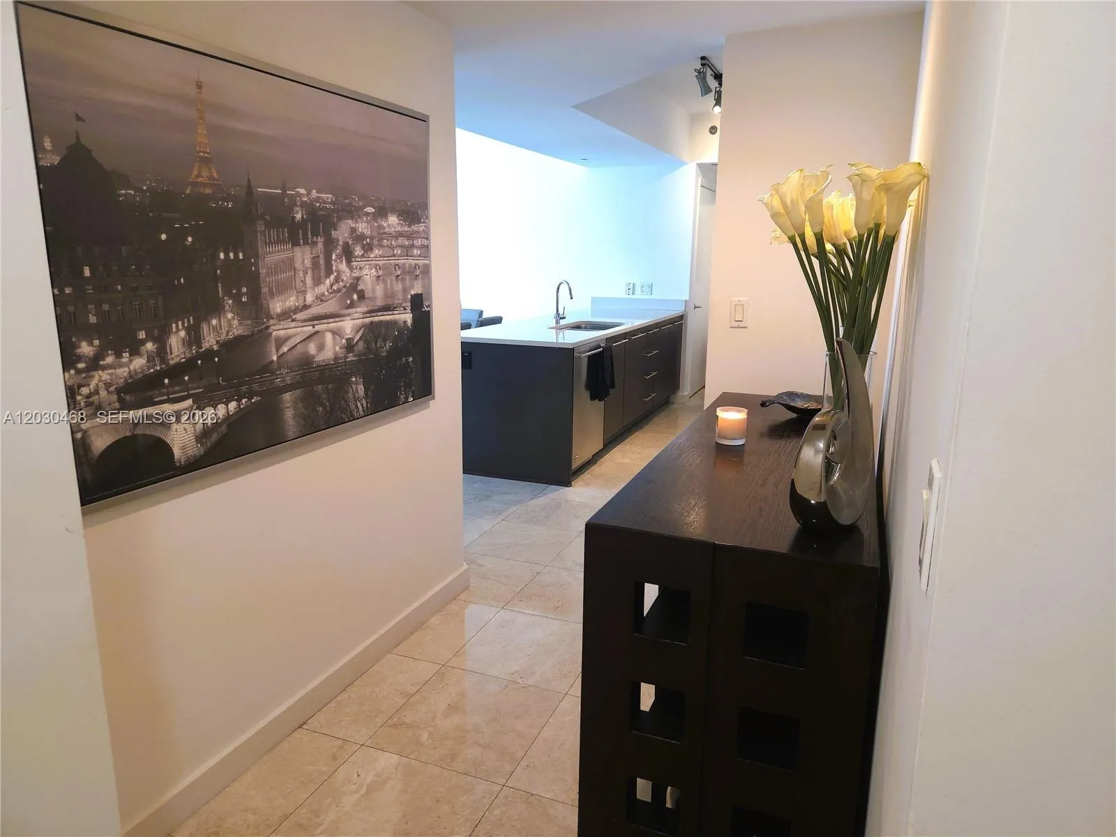 Foto de propiedad en 500 Brickell Avenue 3105, Miami, FL 33131 Miami con MLS# 