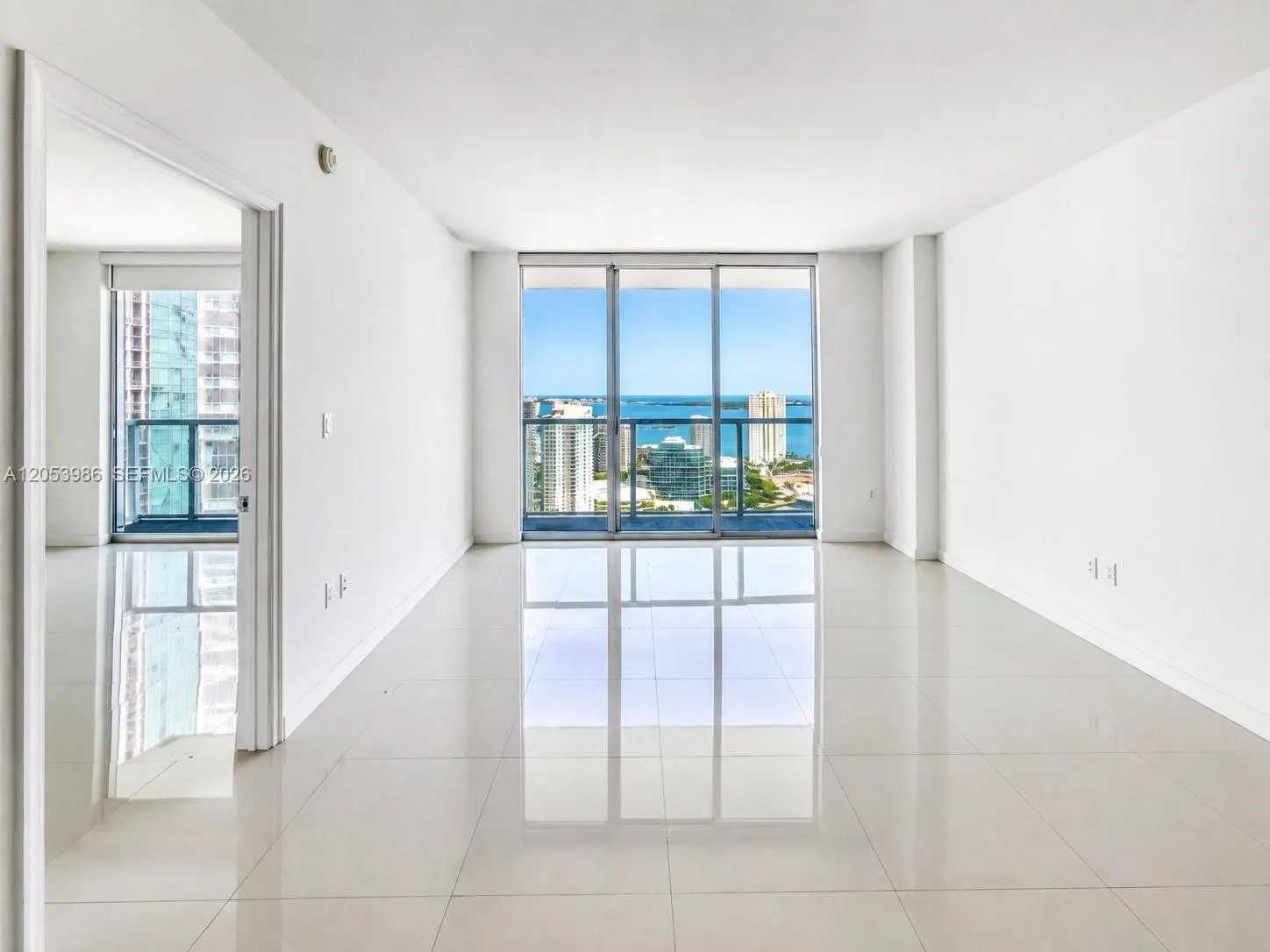 Foto de propiedad en 500 Brickell Avenue 3200, Miami, FL 33131 Miami con MLS#