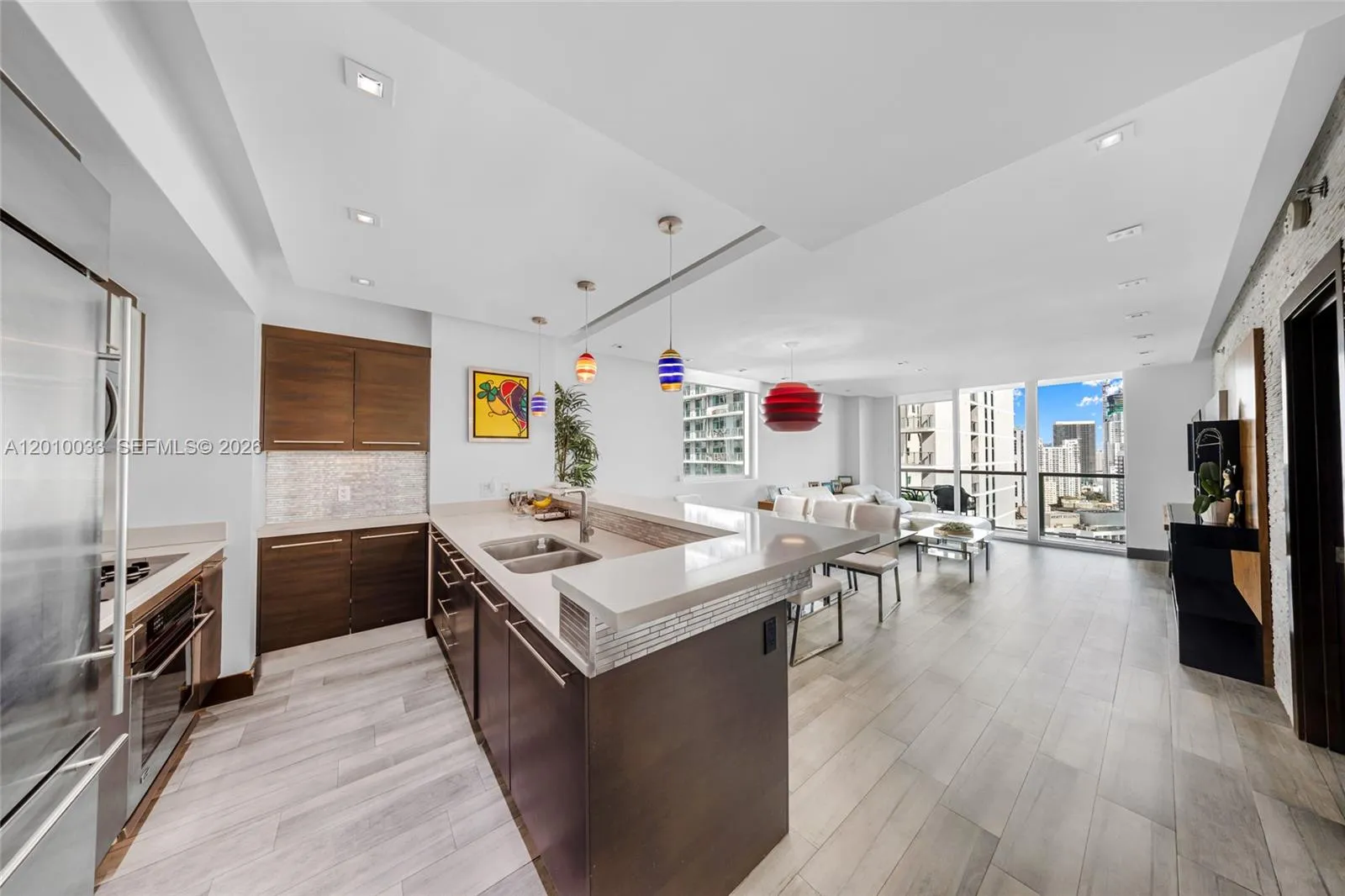 Foto de propiedad en 500 Brickell Avenue 3707, Miami, FL 33131 Miami con MLS# 
