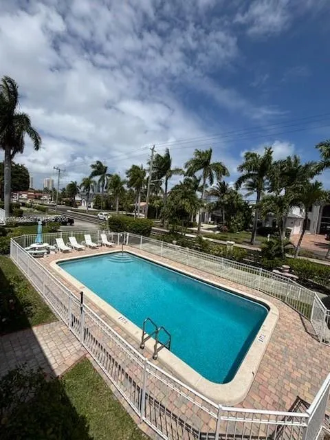 Foto de propiedad en 500 Layne Boulevard 20, Hallandale Beach, FL 33009 Hallandale Beach con MLS# 