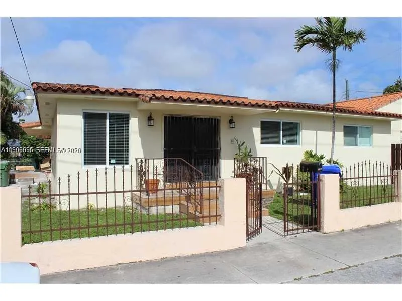 En Renta 500 NW 43rd Court back, Miami, FL 33126, Miami, FL 33126