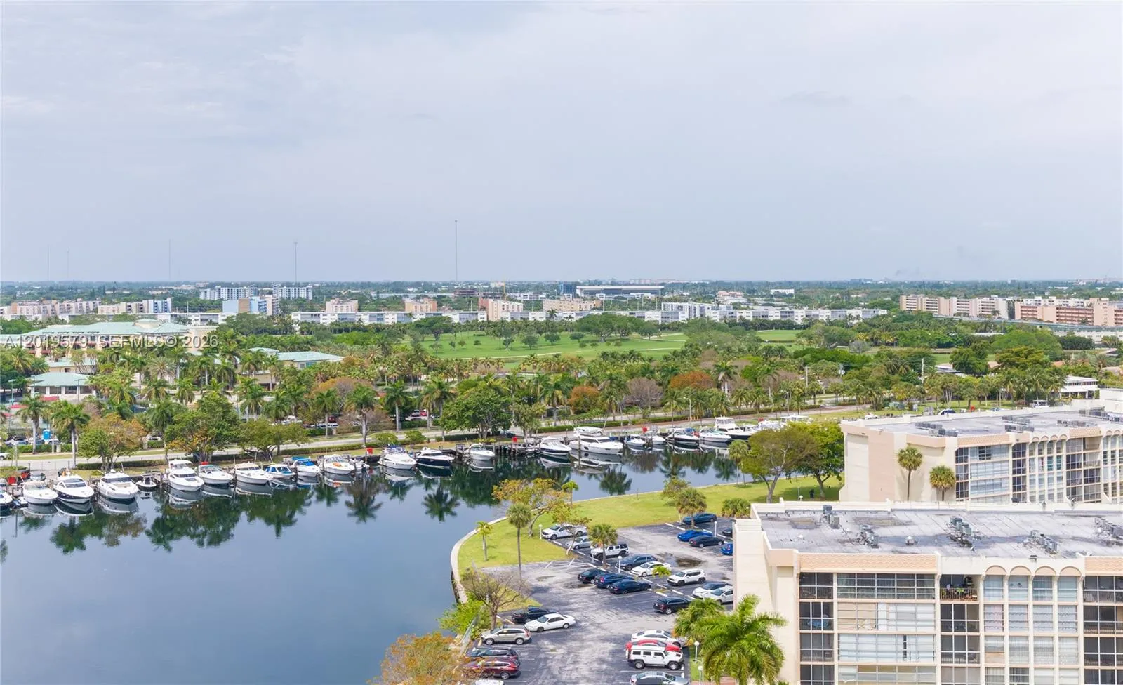 Foto de propiedad en 500 Three Islands Boulevard 1110, Hallandale Beach, FL 33009 Hallandale Beach con MLS#