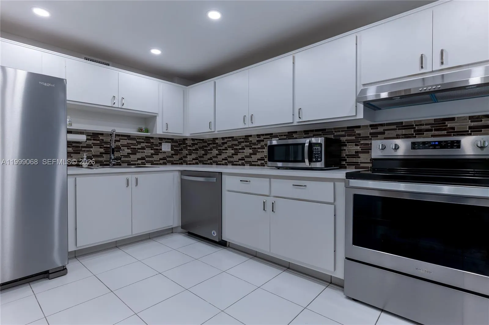 En Renta 500 Three Islands Boulevard 1110, Hallandale Beach, FL 33009, Hallandale Beach, FL 33009