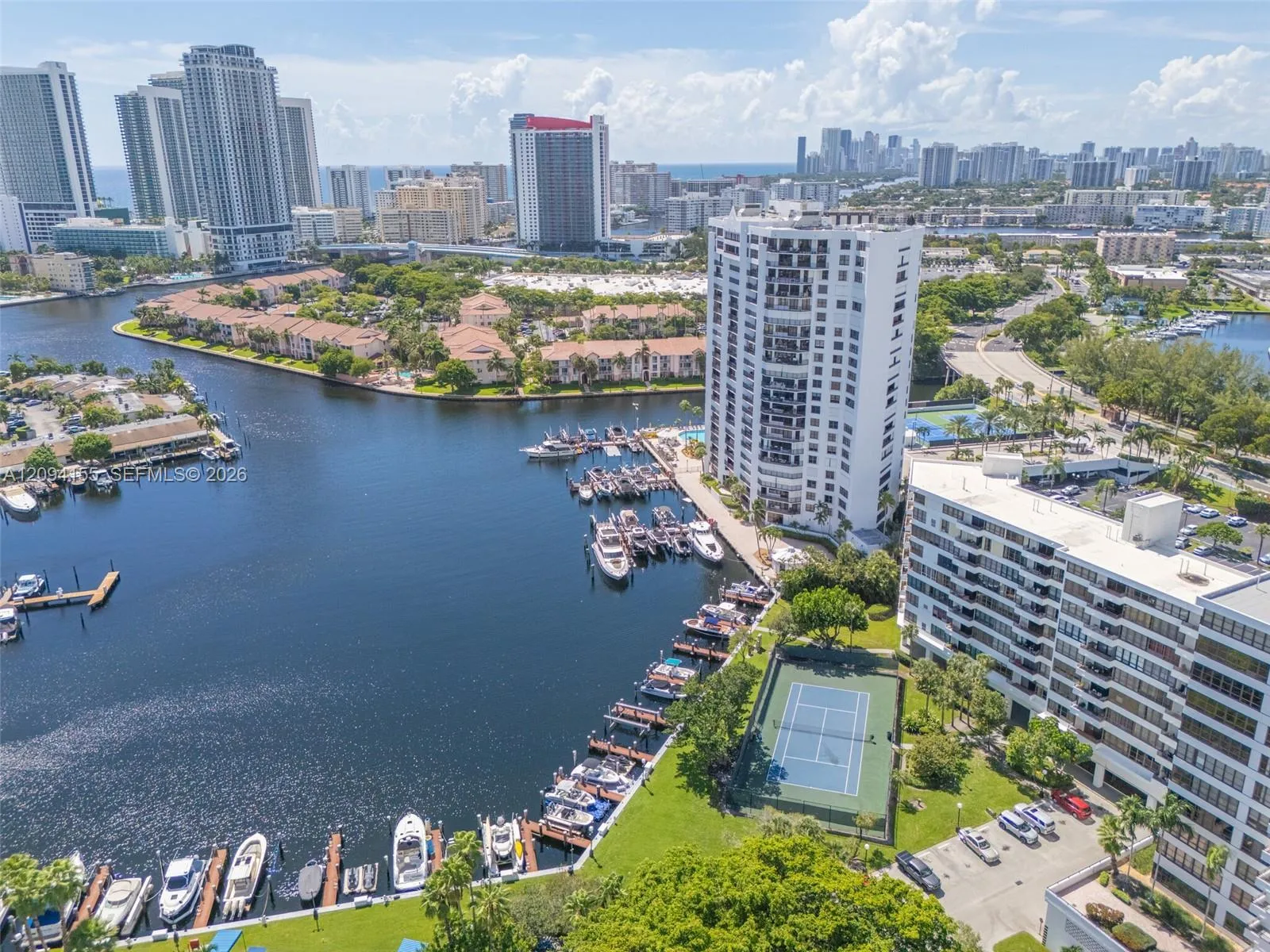En Venta 500 Three Islands Boulevard 225, Hallandale Beach, FL 33009, Hallandale Beach, FL 33009
