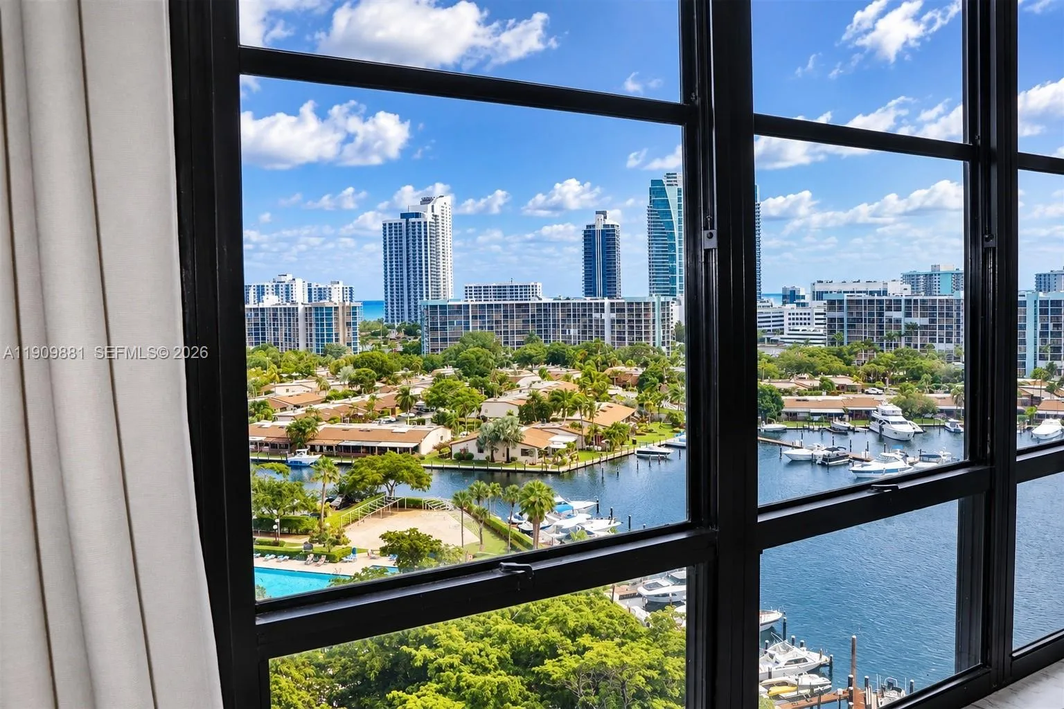 Foto de propiedad en 500 Three Islands Boulevard 920, Hallandale Beach, FL 33009 Hallandale Beach con MLS#