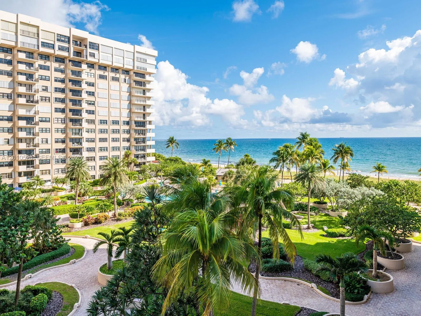 Foto de propiedad en 5000 N Ocean Boulevard 506, Lauderdale-By-The-Sea, FL 33308 Lauderdale-By-The-Sea con MLS# 