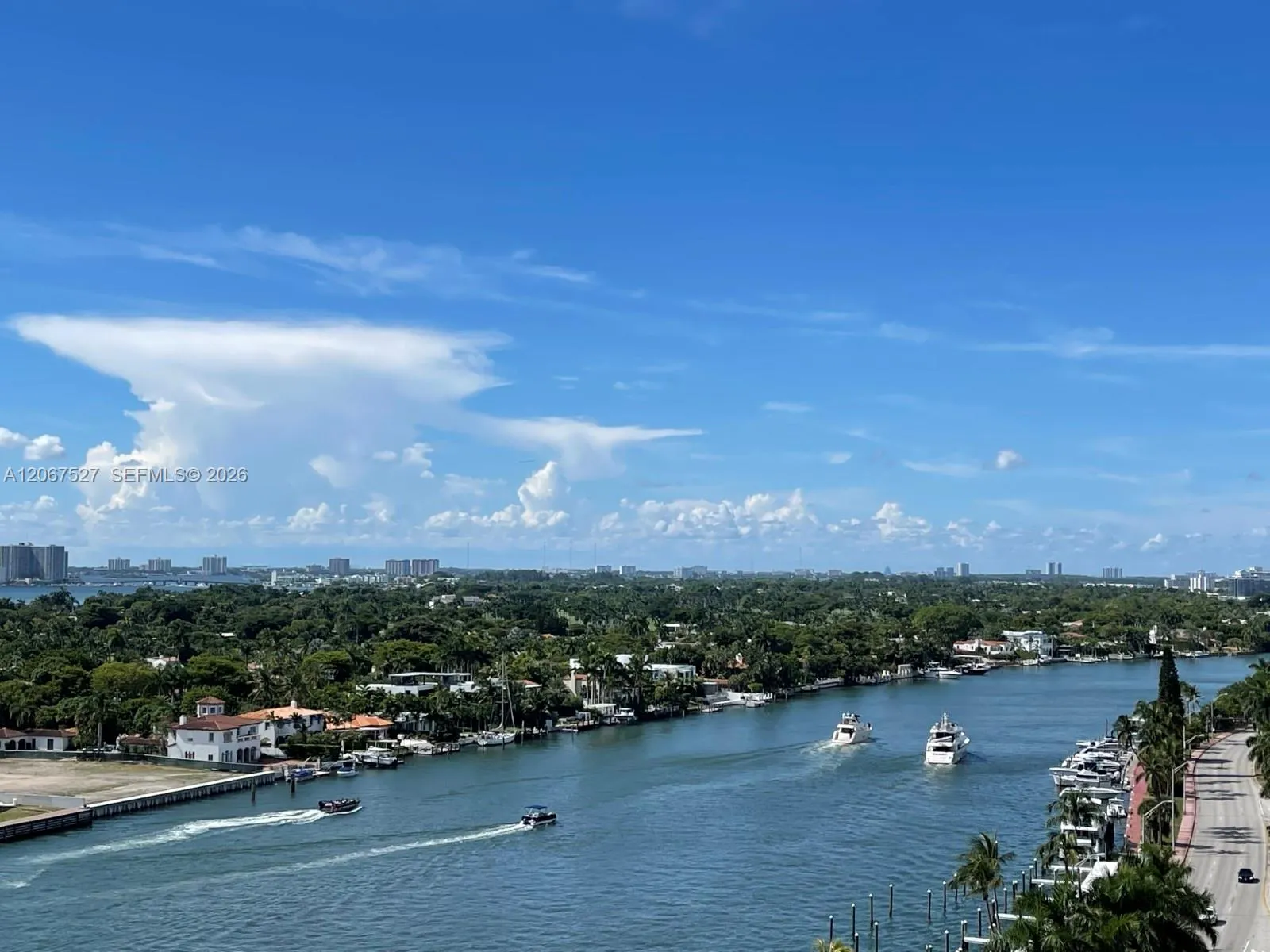 Foto de propiedad en 5001 Collins Avenue 14A, Miami Beach, FL 33140 Miami Beach con MLS# 