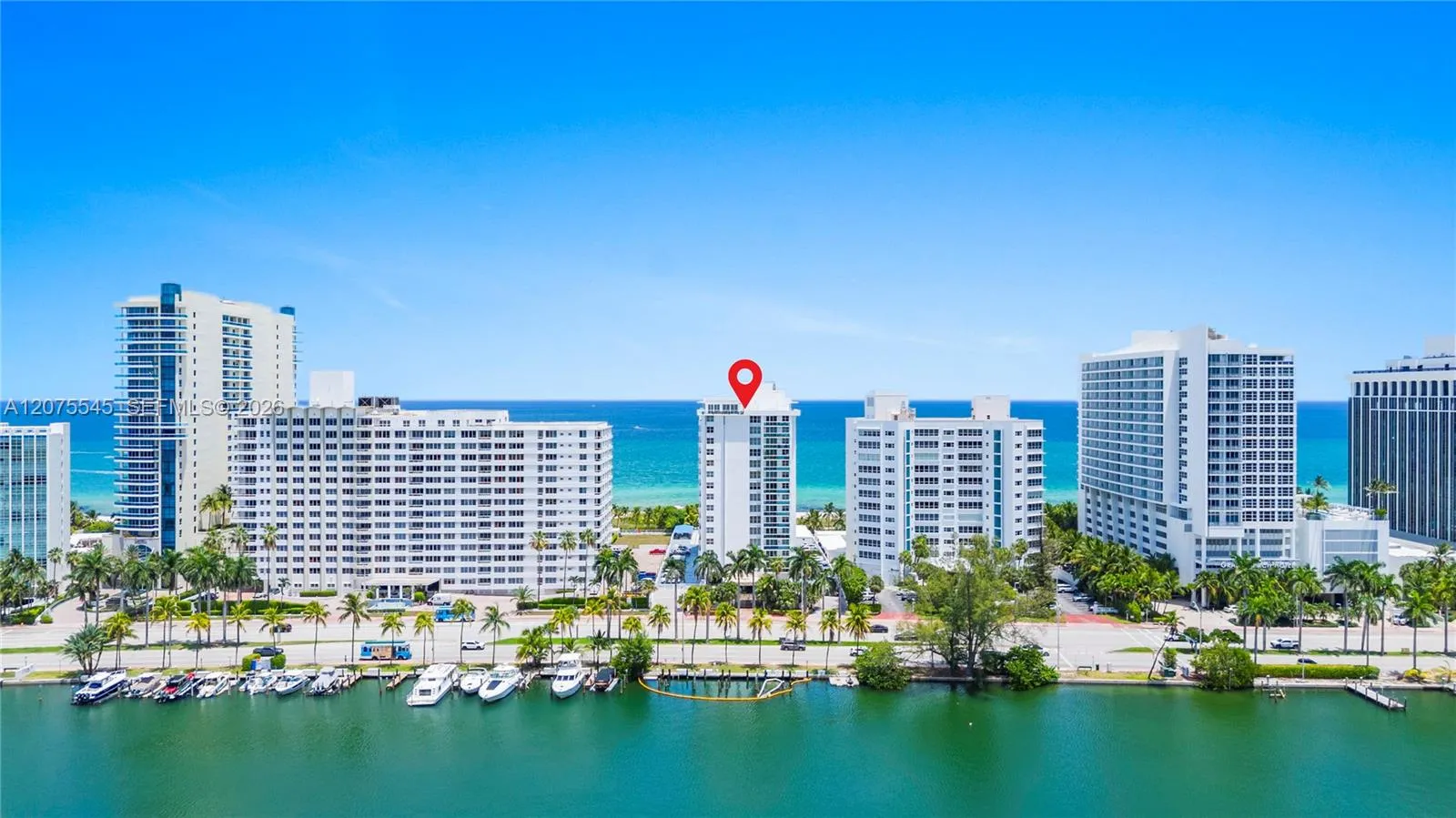 Foto de propiedad en 5001 Collins Avenue 3B, Miami Beach, FL 33140 Miami Beach con MLS# 