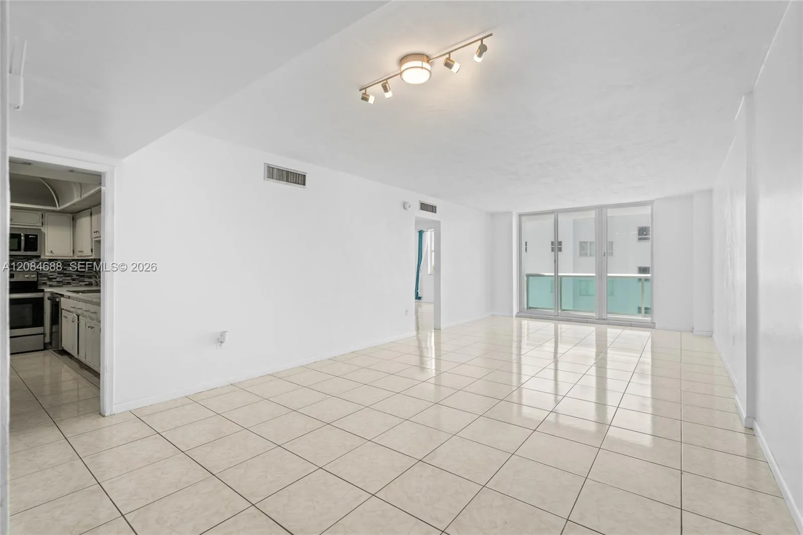 En Venta 5001 Collins Avenue 5E, Miami Beach, FL 33140, Miami Beach, FL 33140