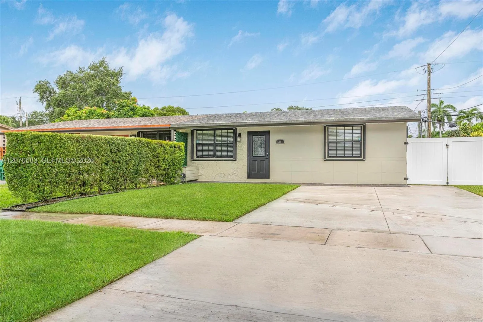 Foto de propiedad en 5001 SW 92nd Terrace, Cooper City, FL 33328 Cooper City con MLS# 