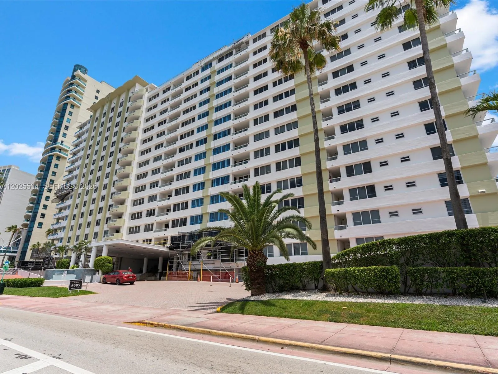 Foto de propiedad en 5005 Collins Avenue 222, Miami Beach, FL 33140 Miami Beach con MLS# 