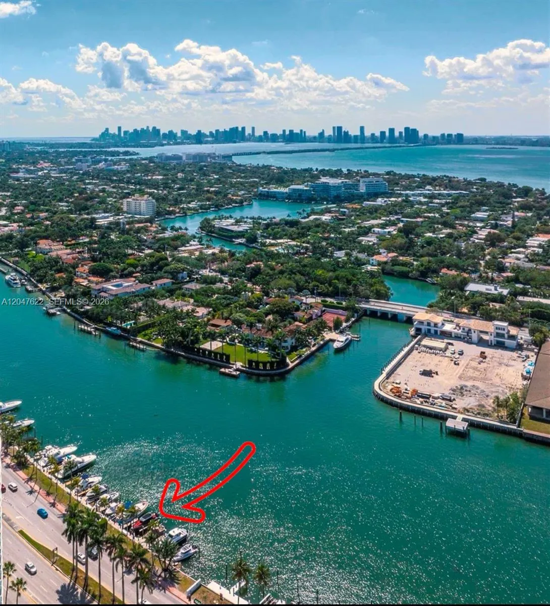 Foto de propiedad en 5005 Collins Avenue, Miami Beach, FL 33140 Miami Beach con MLS# 