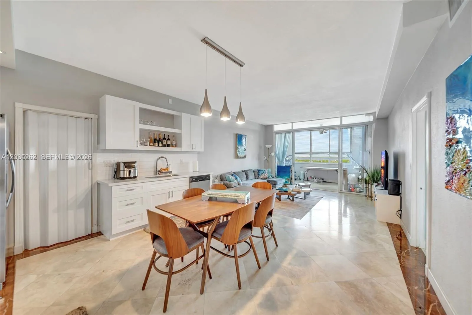 Foto de propiedad en 5005 Collins Avenue PH02, Miami Beach, FL 33140 Miami Beach con MLS# 