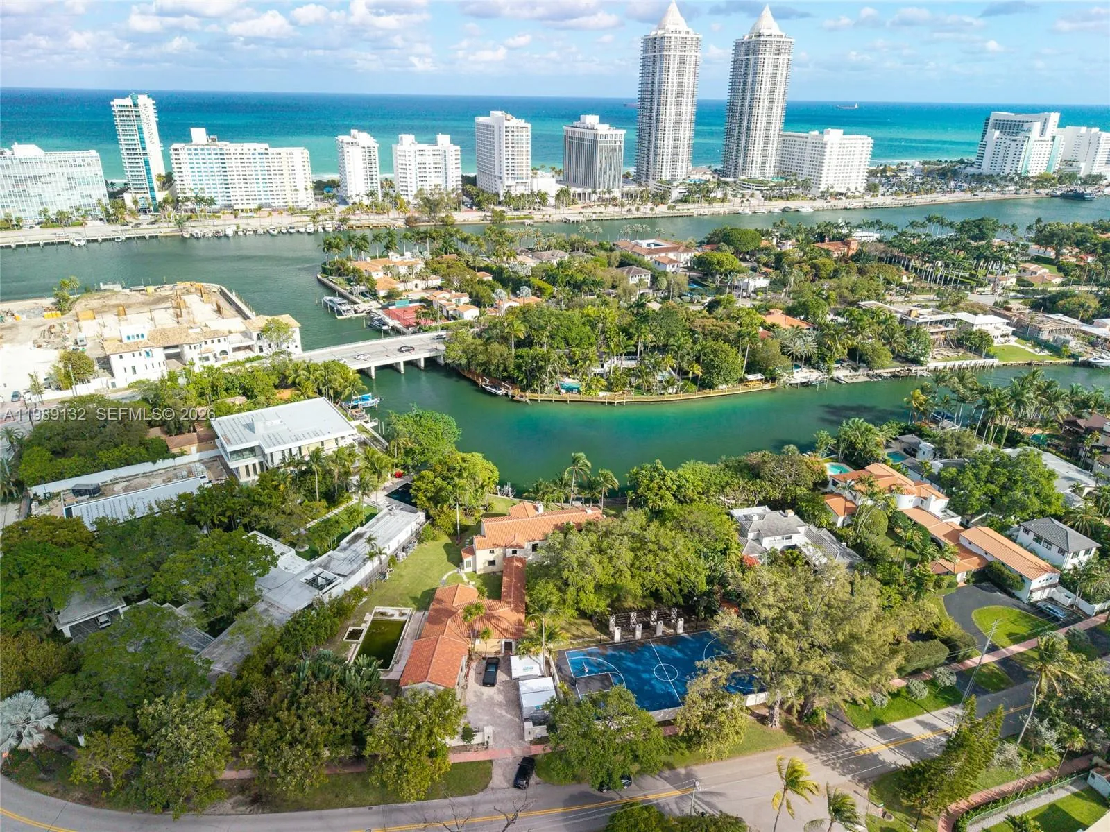 Foto de propiedad en 5005 Lakeview Drive, Miami Beach, FL 33140 Miami Beach con MLS# 