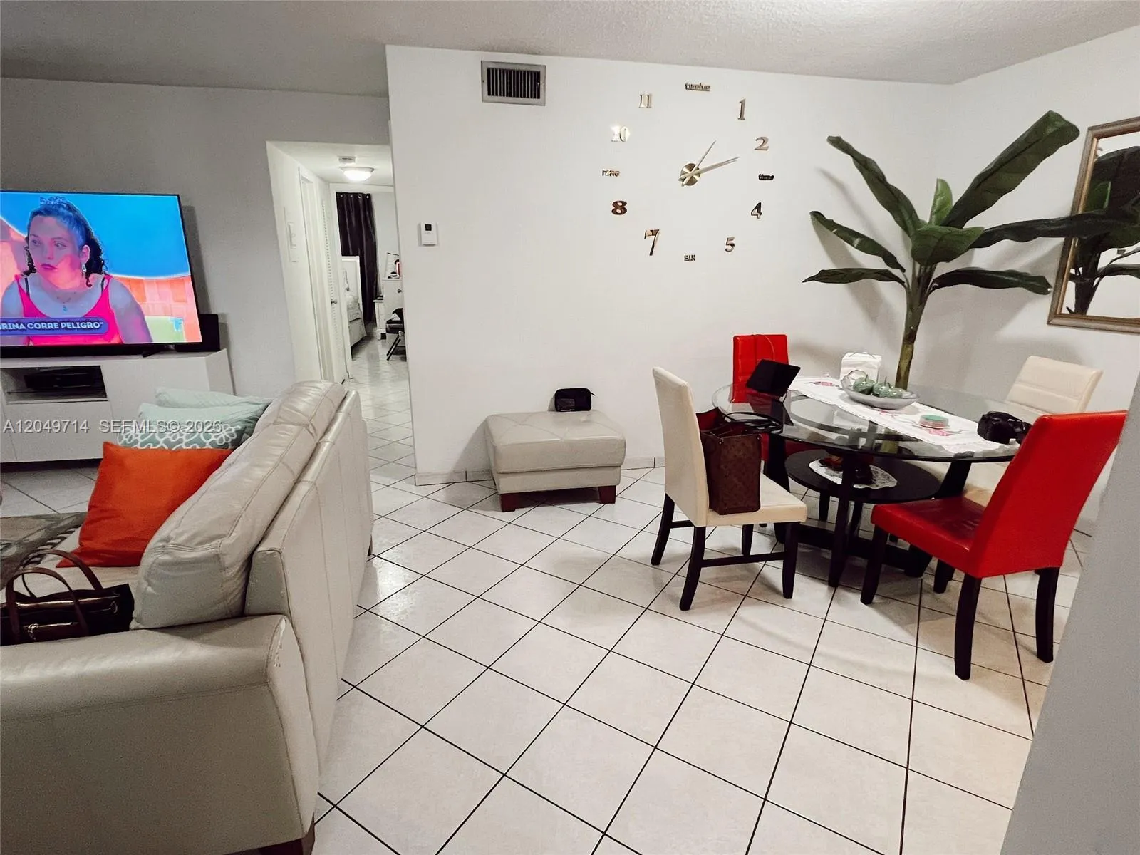 Foto de propiedad en 501 Blue Heron Drive 314-A, Hallandale Beach, FL 33009 Hallandale Beach con MLS# 