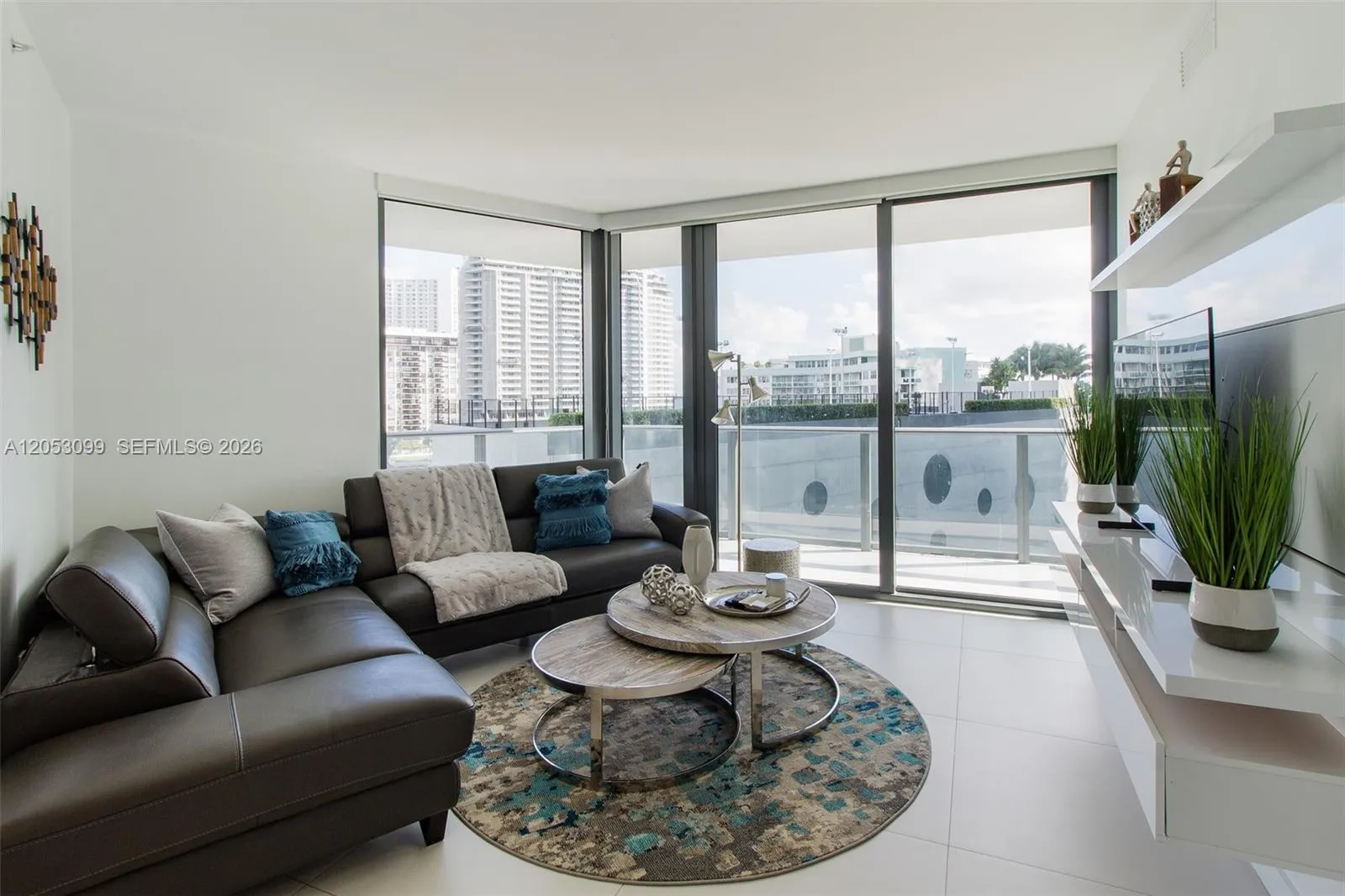 Foto de propiedad en 501 NE 31st Street 701, Miami, FL 33137 Miami con MLS# 