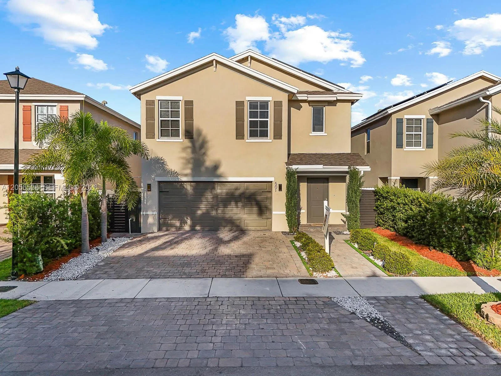 Foto de propiedad en 501 NE 6th Court, Florida City, FL 33034 Florida City con MLS# 