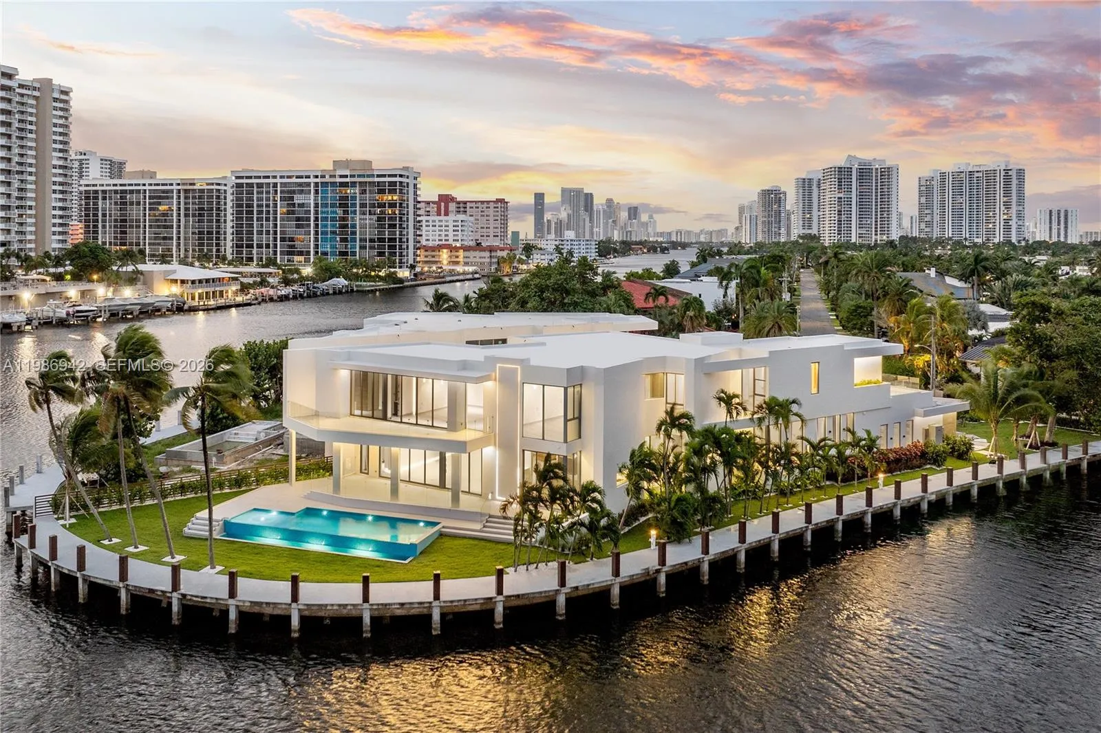 En Venta 501 Palm Drive, Hallandale Beach, FL 33009, Hallandale Beach, FL 33009