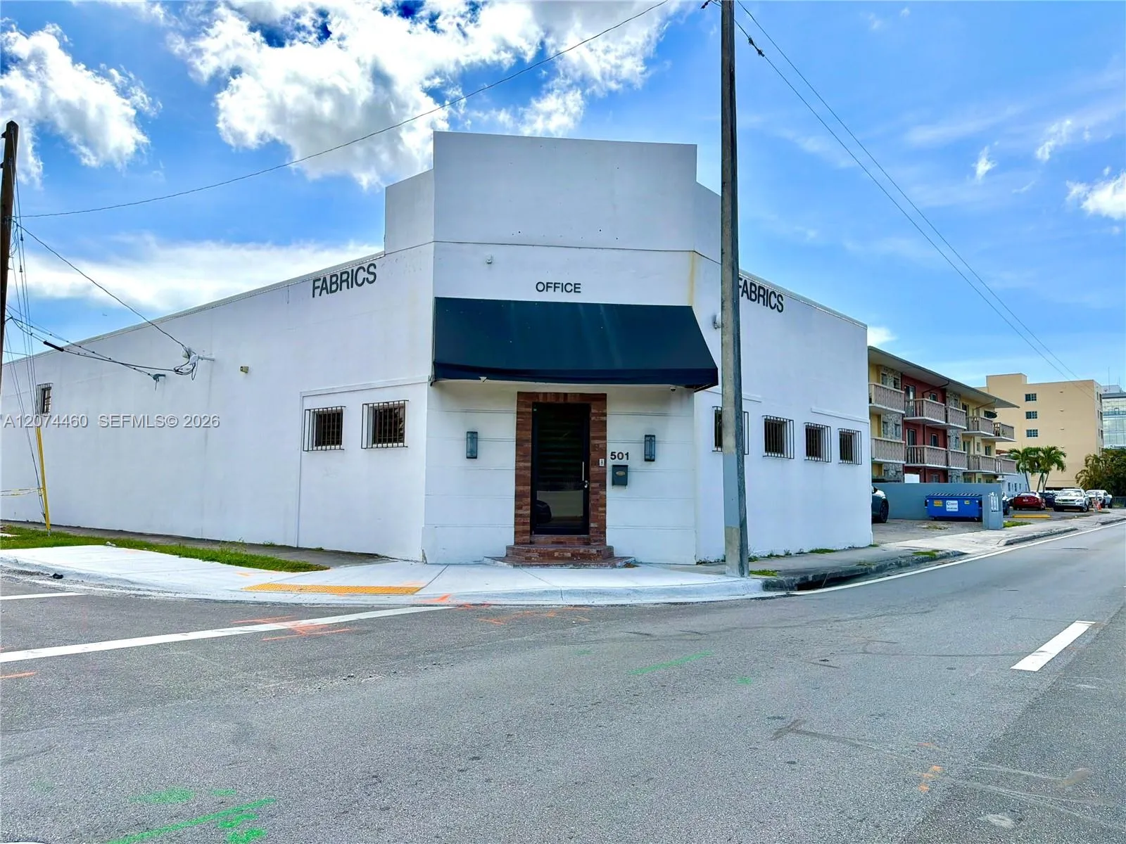 Foto de propiedad en 501 SW 37th Avenue, Miami, FL 33135 Miami con MLS# 