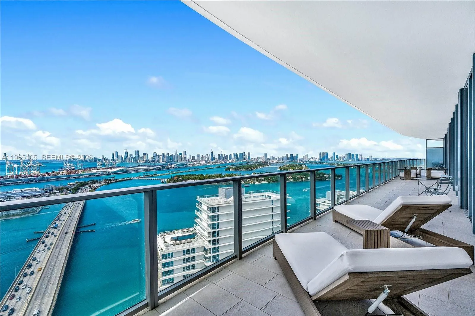Foto de propiedad en 501 West Avenue 3102, Miami Beach, FL 33139 Miami Beach con MLS# 