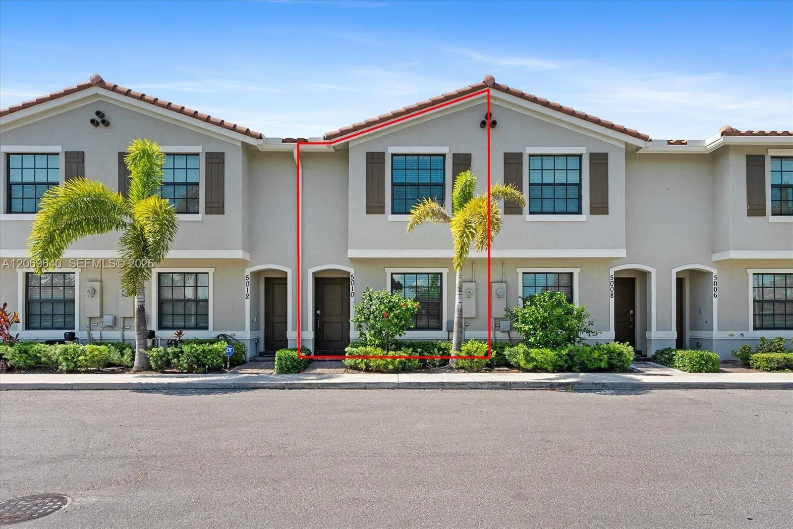 Foto de propiedad en 5010 Genove Place 5010, Riviera Beach, FL 33410 Riviera Beach con MLS# 