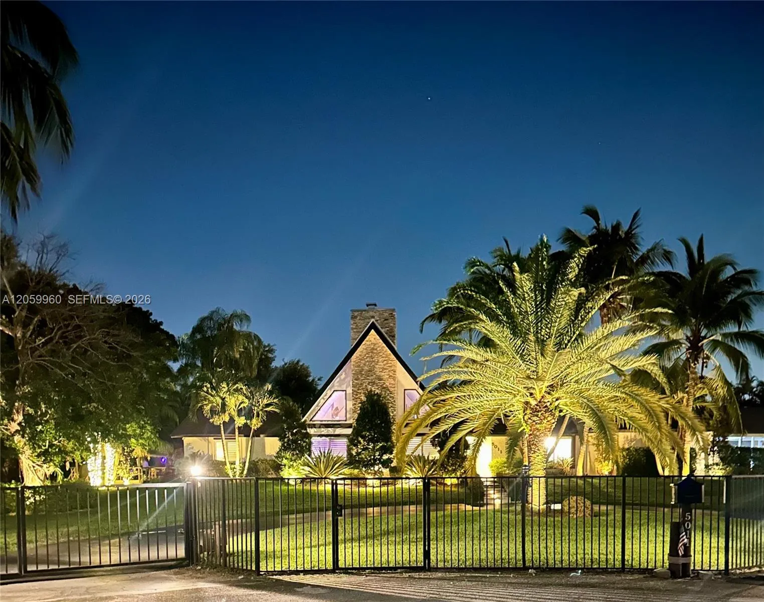 Foto de propiedad en 5011 Hawkhurst Avenue, Southwest Ranches, FL 33331 Southwest Ranches con MLS# 