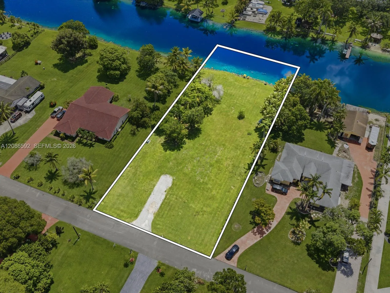 Foto de propiedad en 5020 SW 168th Avenue, Southwest Ranches, FL 33331 Southwest Ranches con MLS# 