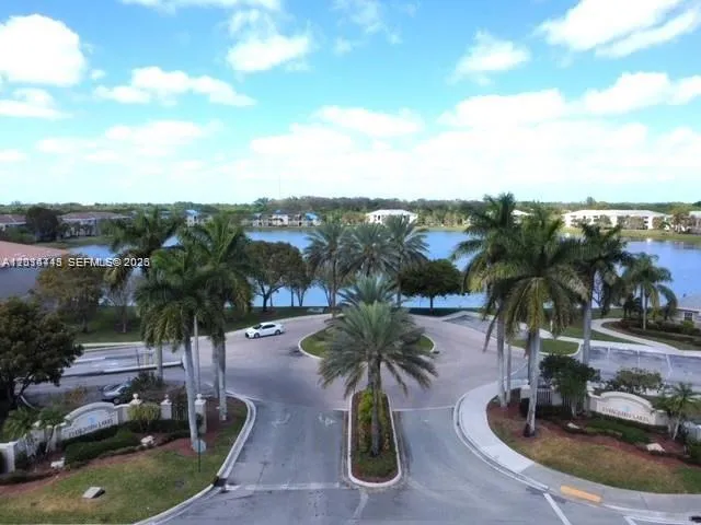 Alquilada 5025 Wiles Road 105, Coconut Creek, FL 33073, Coconut Creek, FL 33073