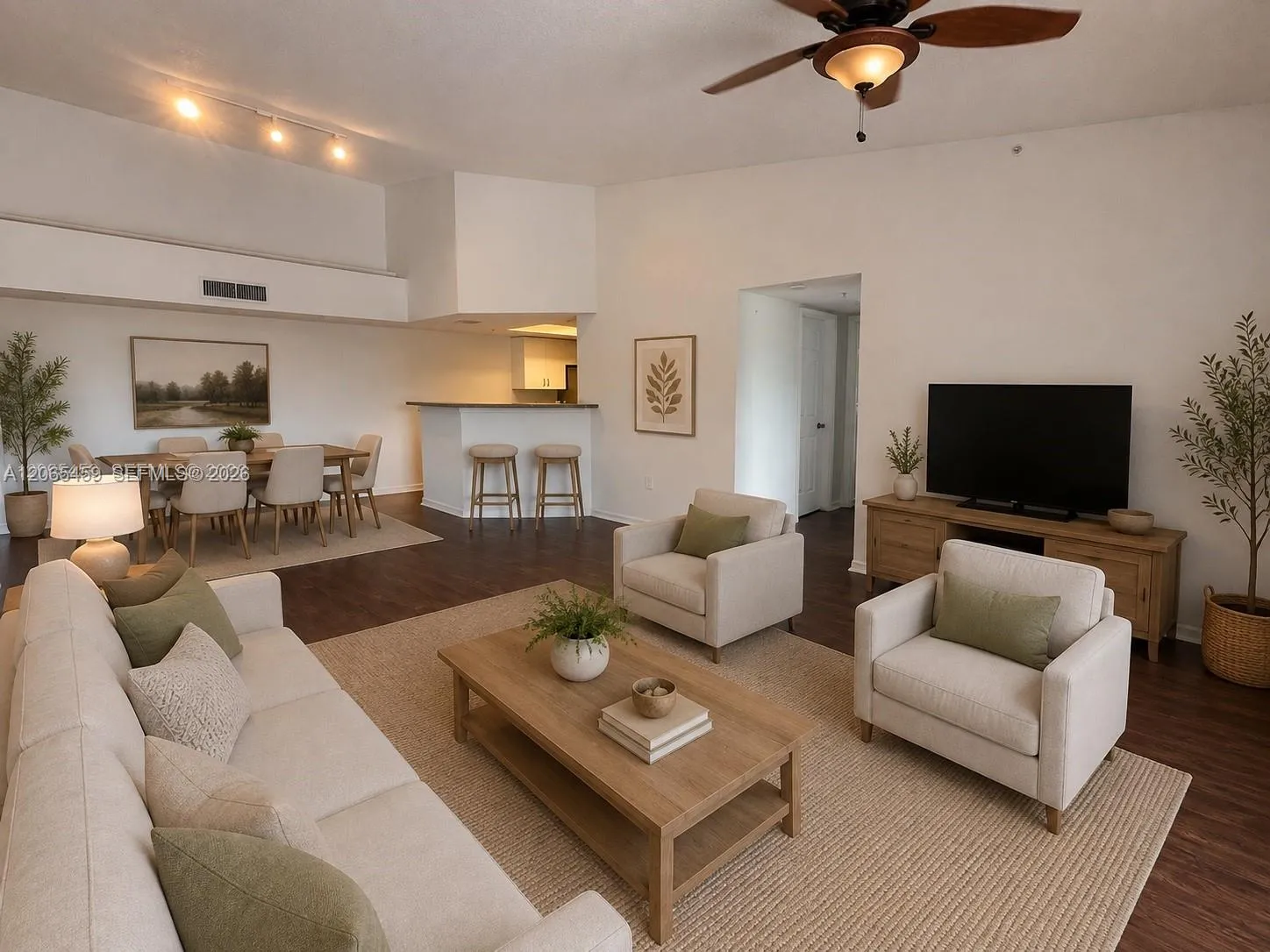 Foto de propiedad en 5025 Wiles Road 303, Coconut Creek, FL 33073 Coconut Creek con MLS# 