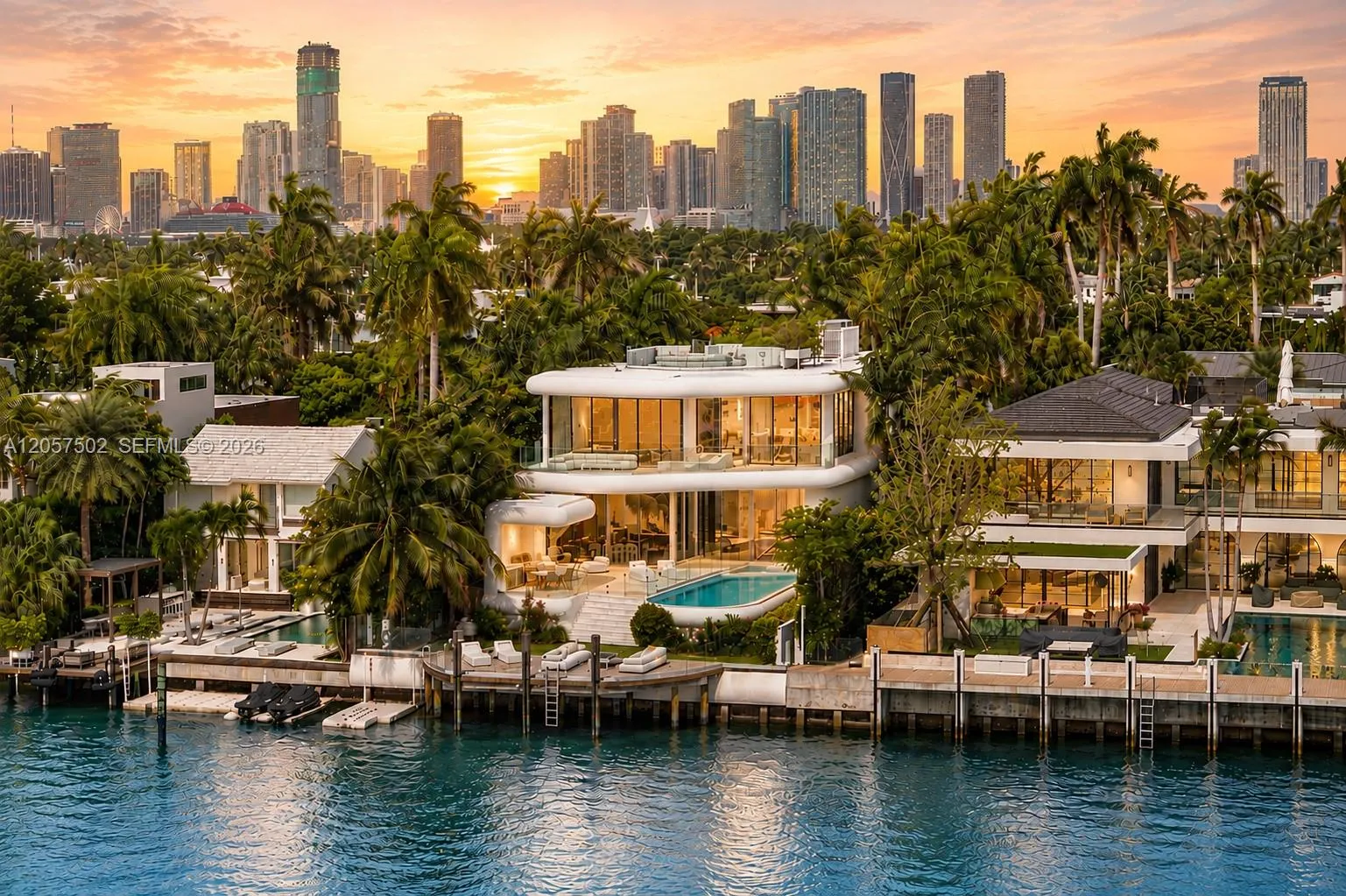 Foto de propiedad en 503 E Dilido Drive, Miami Beach, FL 33139 Miami Beach con MLS# 