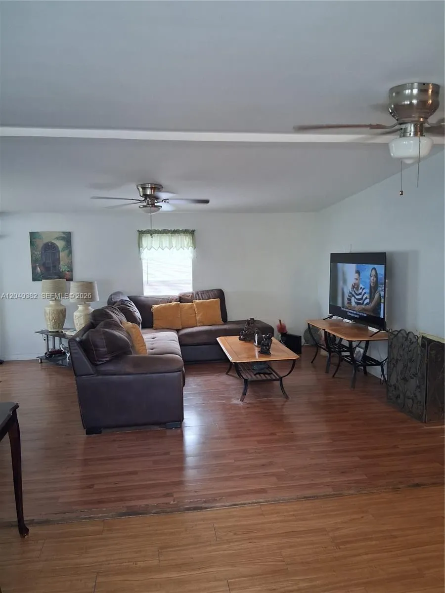 Foto de propiedad en 5030 SW 30th Avenue, Dania Beach, FL 33312 Dania Beach con MLS# 
