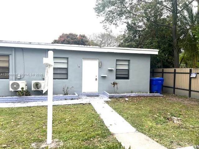Foto de propiedad en 504 N 57th Avenue North, Hollywood, FL 33021 Hollywood con MLS# 