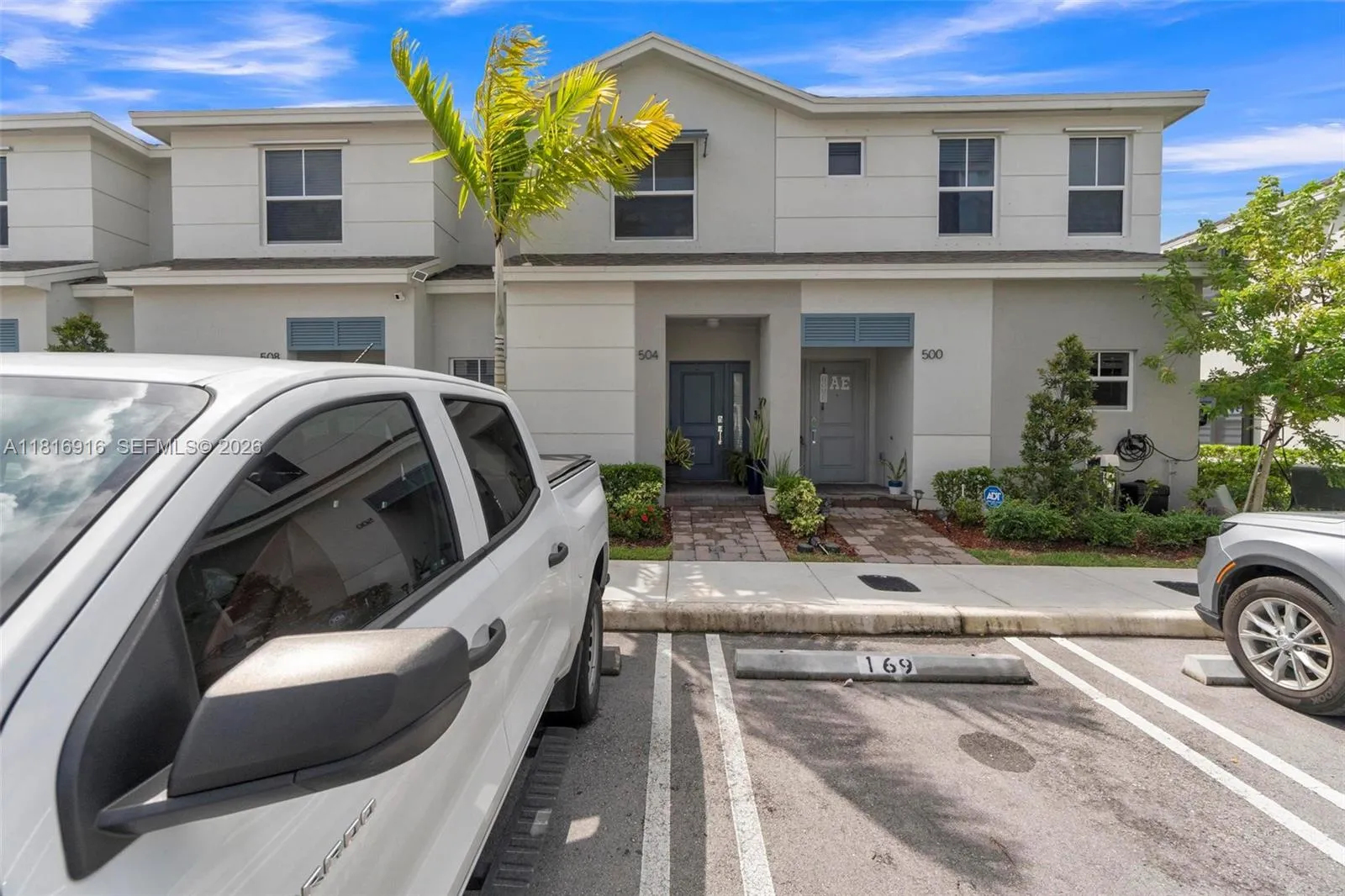 Foto de propiedad en 504 NE 1st Drive, Florida City, FL 33034 Florida City con MLS# 