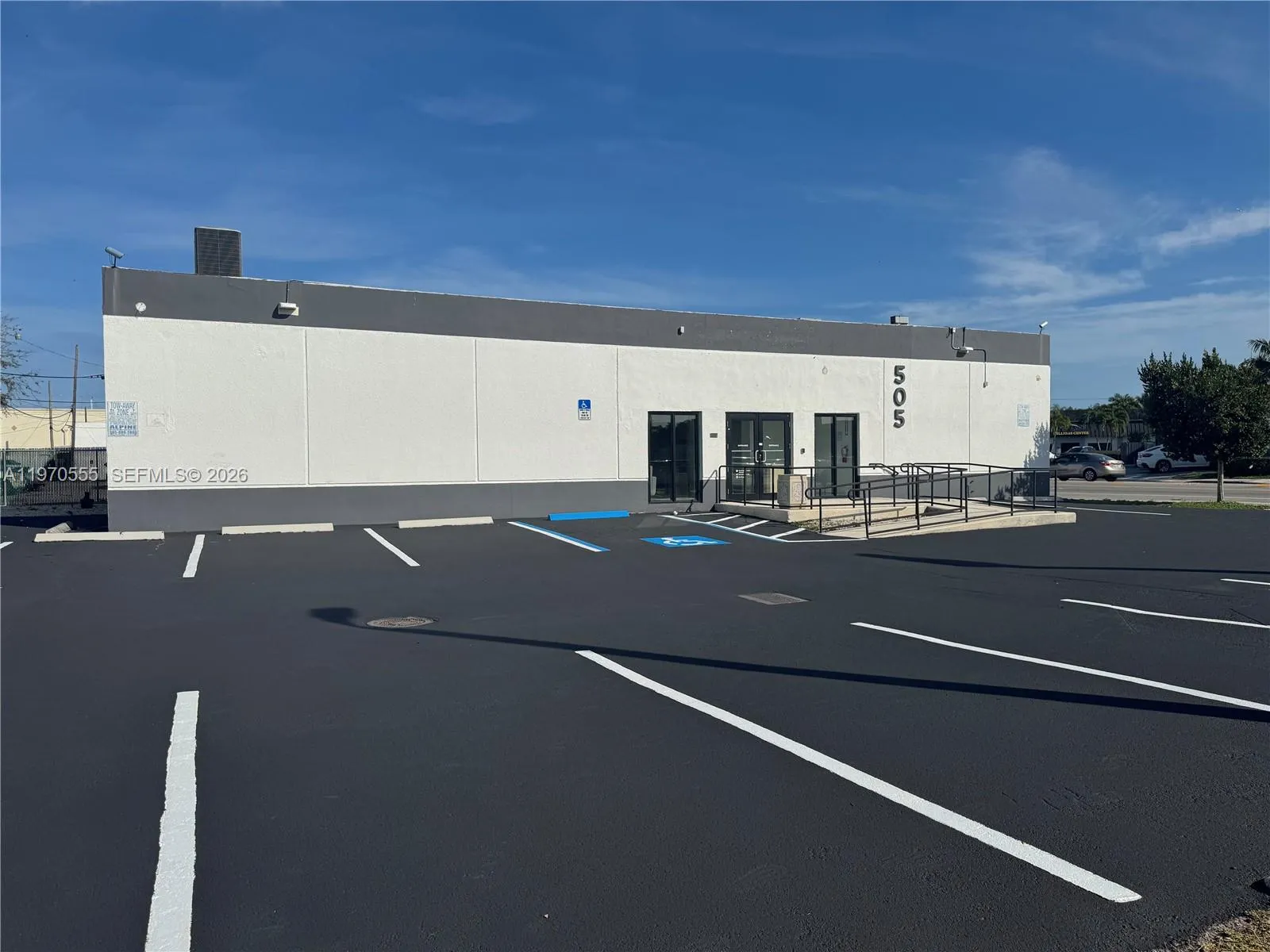 Foto de propiedad en 505 NE 125th Street, North Miami, FL 33161 North Miami con MLS# 