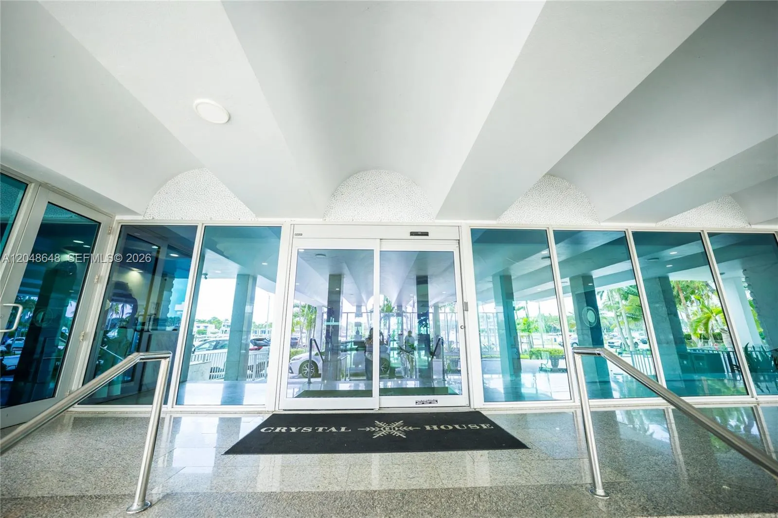 Foto de propiedad en 5055 Collins Avenue 14H, Miami Beach, FL 33140 Miami Beach con MLS# 
