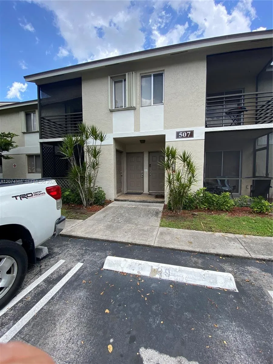 Foto de propiedad en 507 Gardens 203, Pompano Beach, FL 33069 Pompano Beach con MLS# 