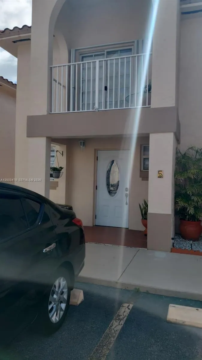 Vendido 507 W 68th Street 5, Hialeah, FL 33014, Hialeah, FL 33014