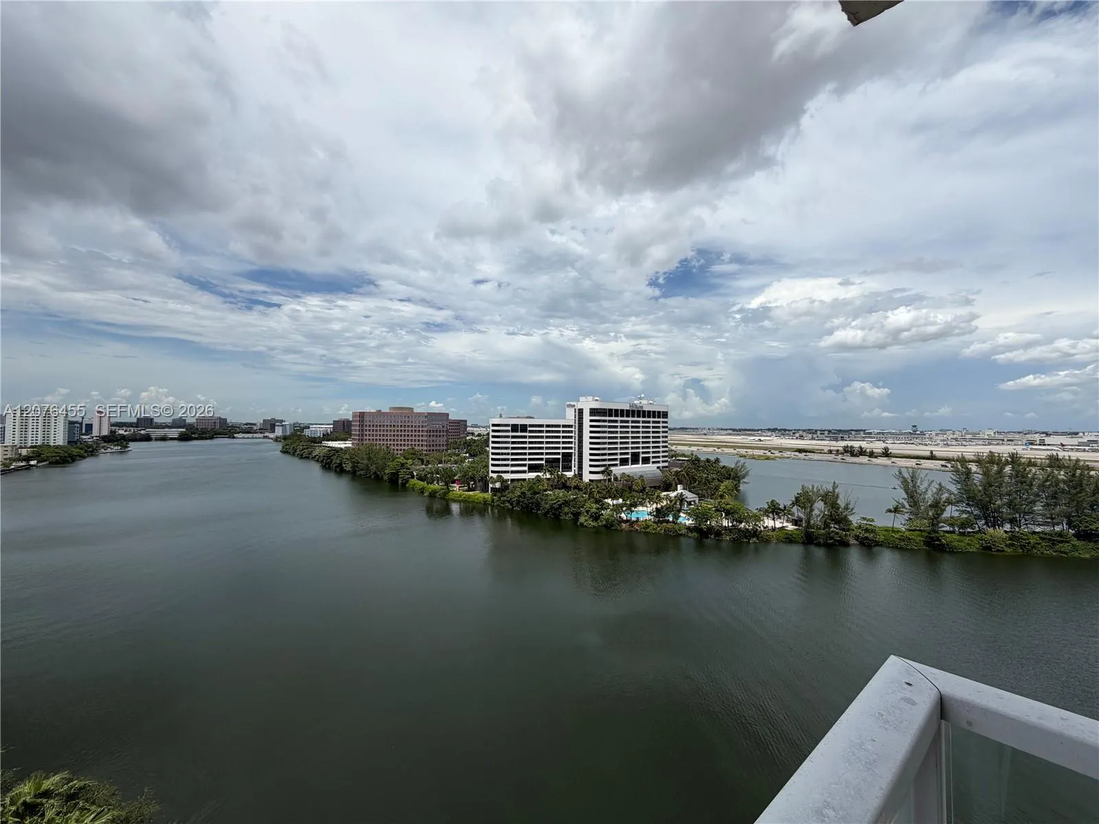 En Venta 5077 NW 7th Street 1202, Miami, FL 33126, Miami, FL 33126