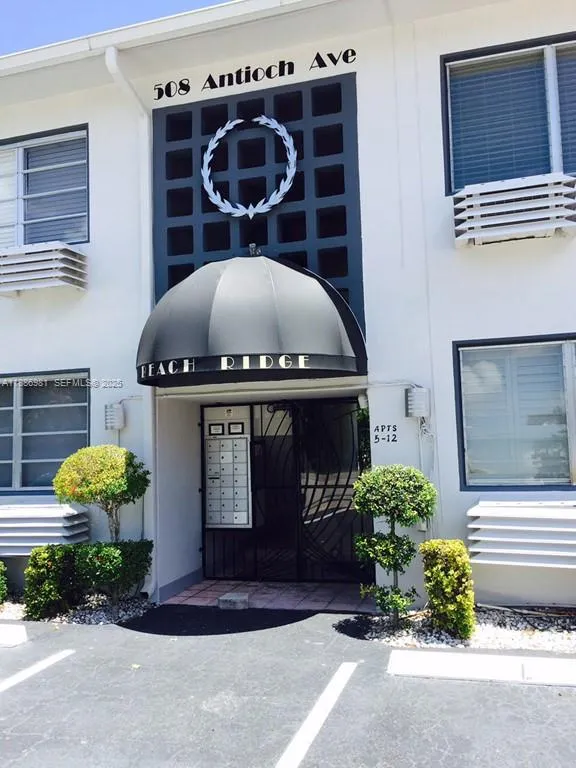Vendido 508 Antioch Avenue 7, Fort Lauderdale, FL 33304, Fort Lauderdale, FL 33304