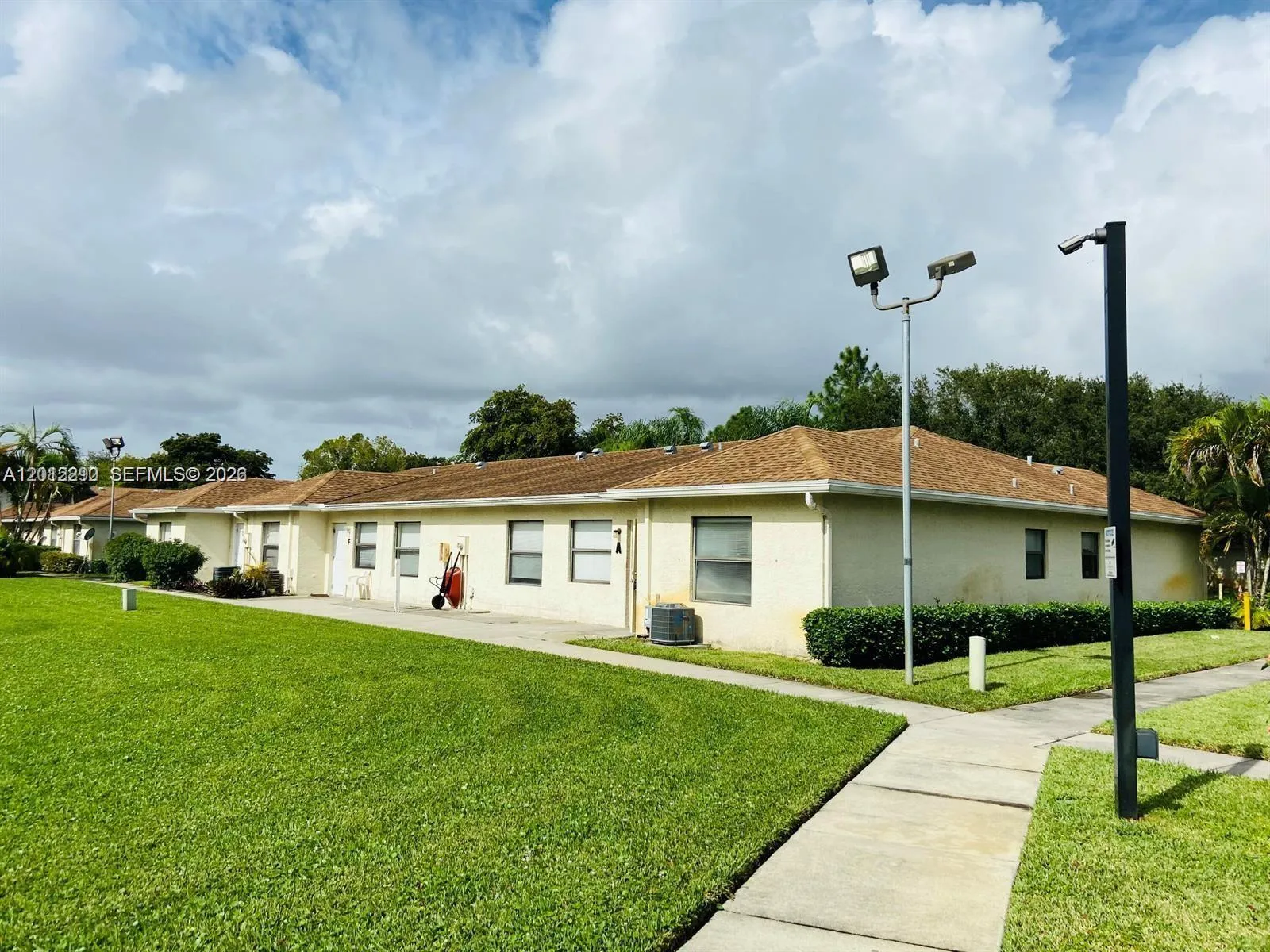 Foto de propiedad en 5080 Sanctuary Way A, West Palm Beach, FL 33417 West Palm Beach con MLS# 