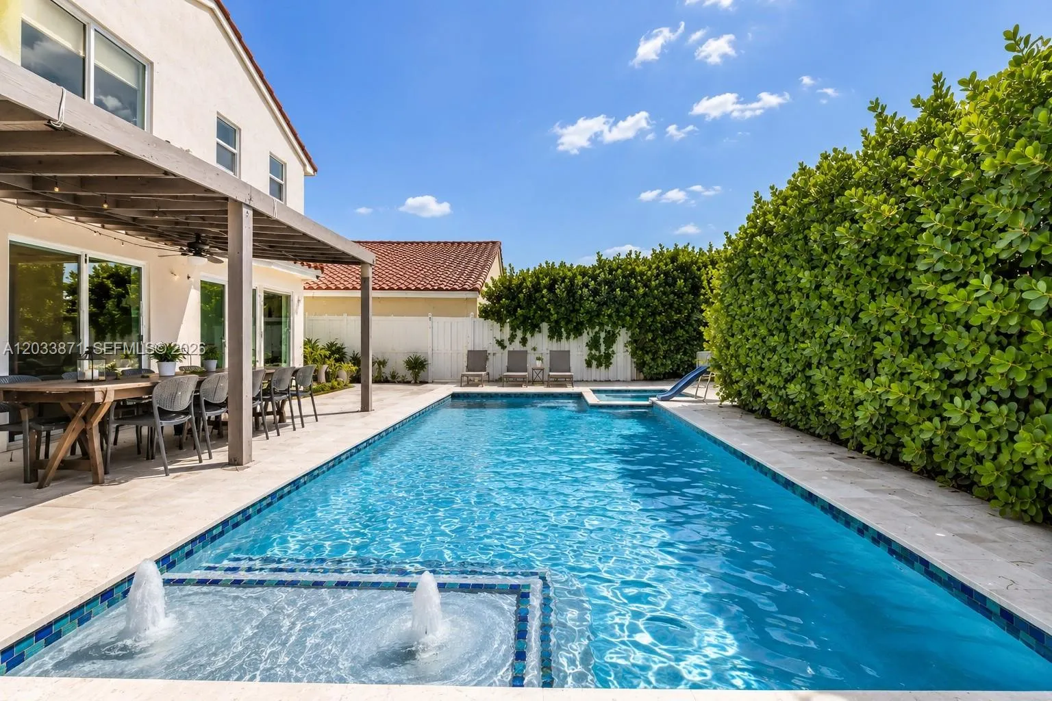 Foto de propiedad en 5080 SW 34th Terrace, Hollywood, FL 33312 Hollywood con MLS# 