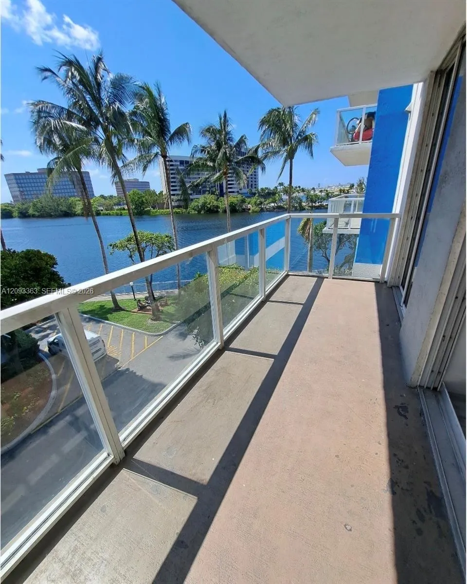 En Renta 5085 NW 7th Street 403, Miami, FL 33126, Miami, FL 33126