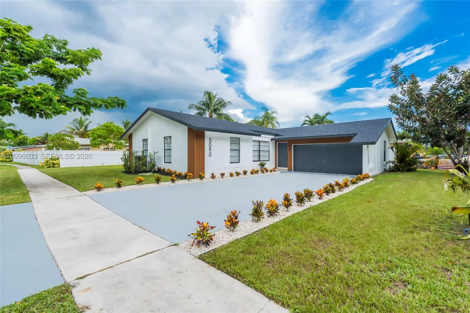 En Venta 5090 SW 11th Street, Margate, FL 33068, Margate, FL 33068
