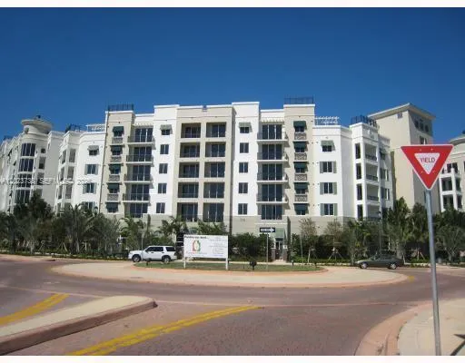 Foto de propiedad en 510 NW 84th Avenue 136, Plantation, FL 33324 Plantation con MLS# 