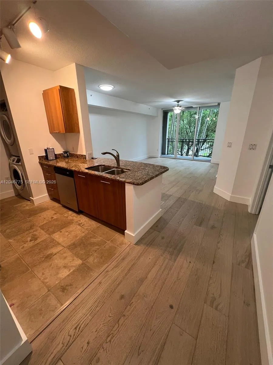 Foto de propiedad en 510 NW 84th Avenue 205, Plantation, FL 33324 Plantation con MLS# 
