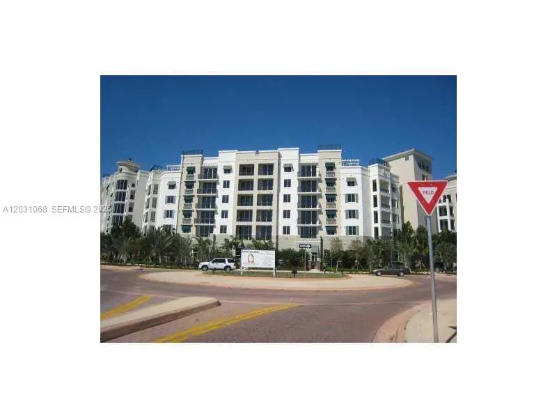 Foto de propiedad en 510 NW 84th Avenue 212, Plantation, FL 33324 Plantation con MLS# 