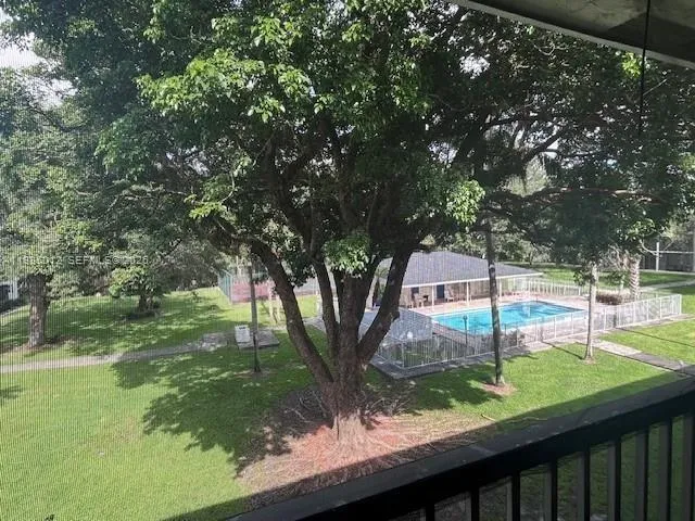 Foto de propiedad en 5100 SW 64th Avenue 202, Davie, FL 33314 Davie con MLS# 