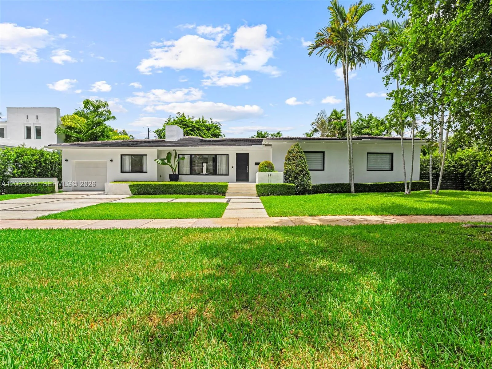 Foto de propiedad en 511 Perugia Avenue, Coral Gables, FL 33146 Coral Gables con MLS# 